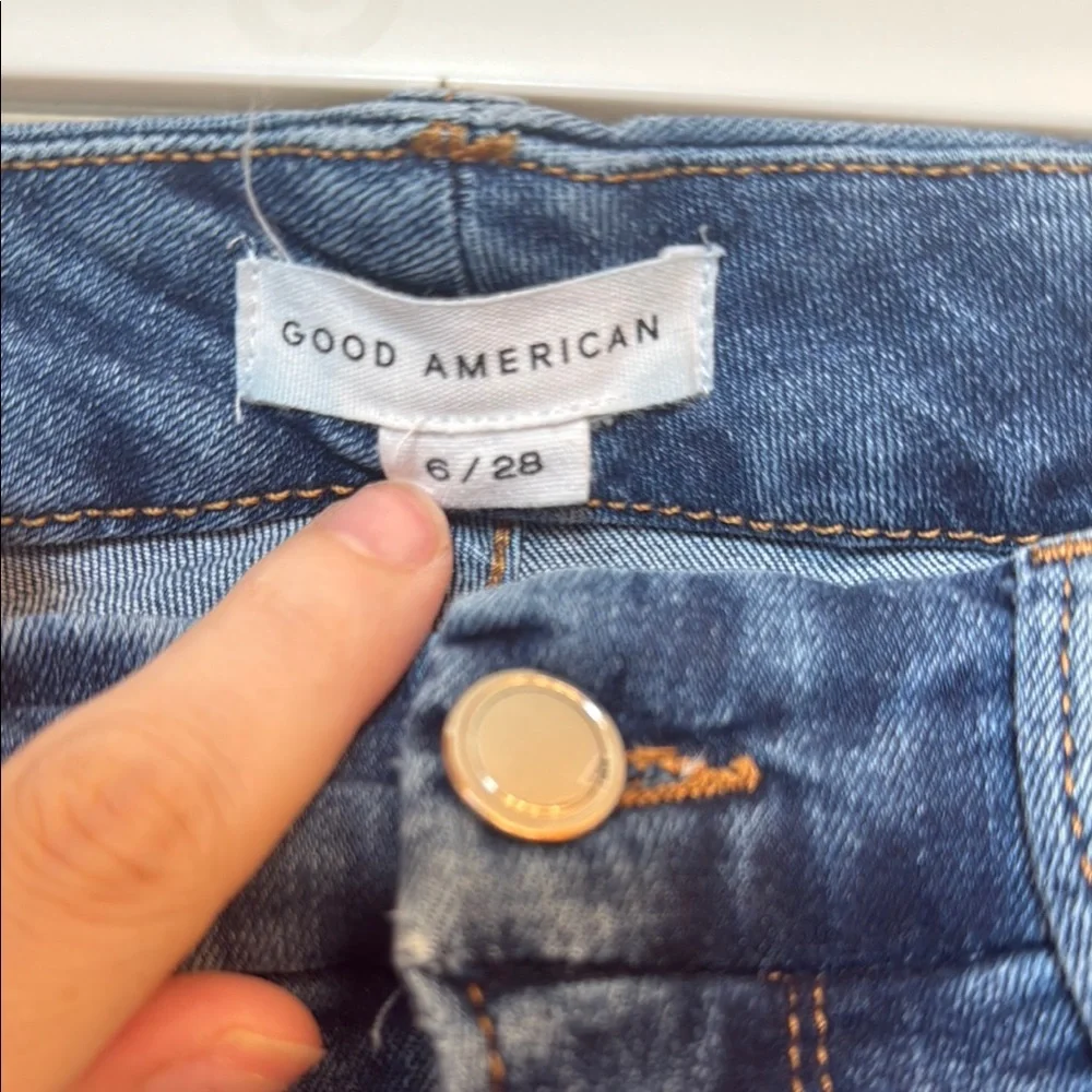 Good American Blue Skinny Jeans with Raw Hem - Picture 2 of 6